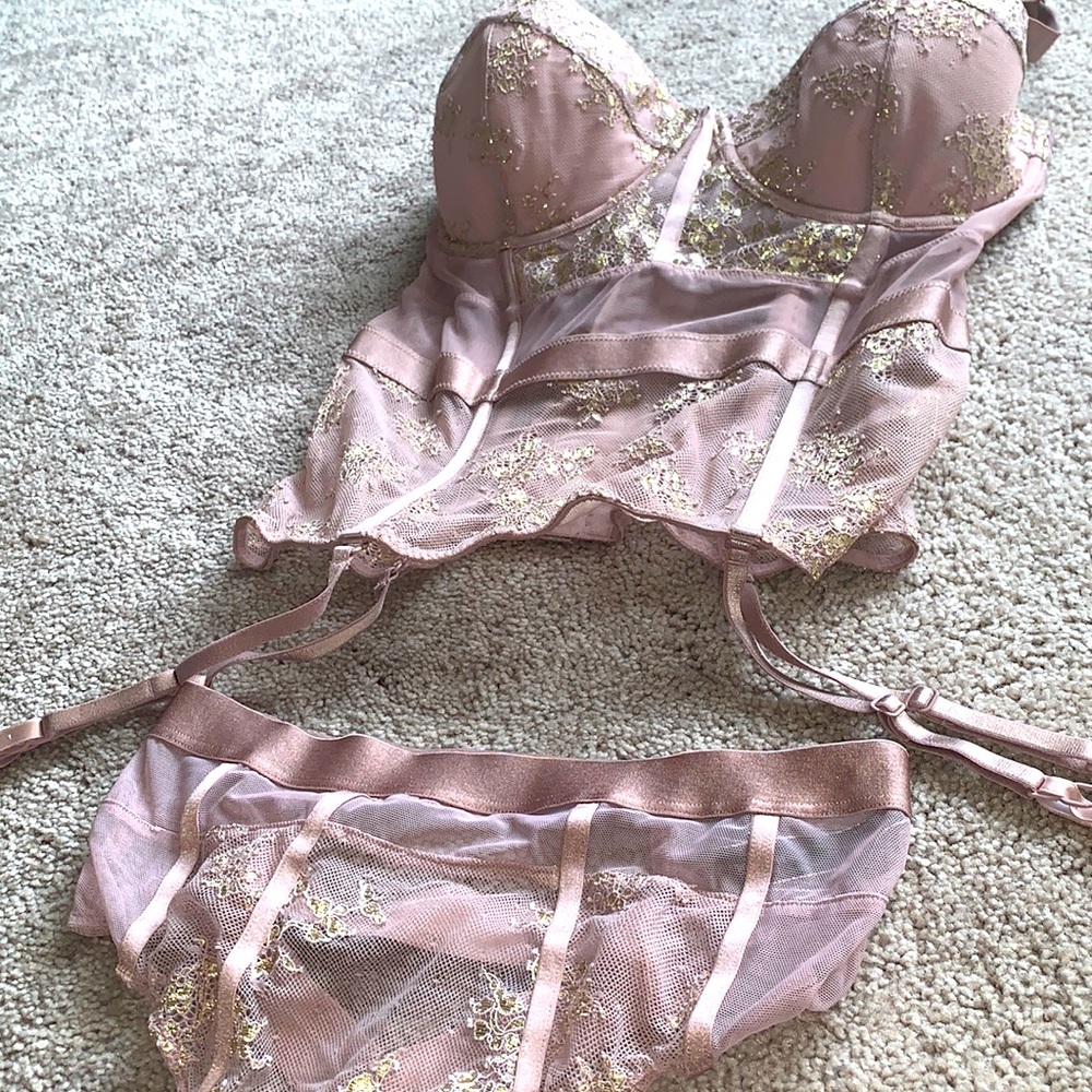 Beautiful Victoria’s Secret Lingerie set 💖